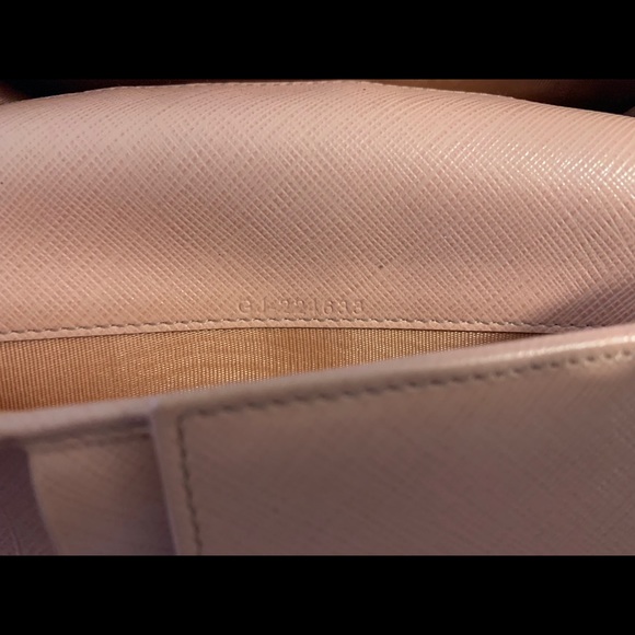 Salvatore Ferragamo long wallet in box - Picture 4 of 15